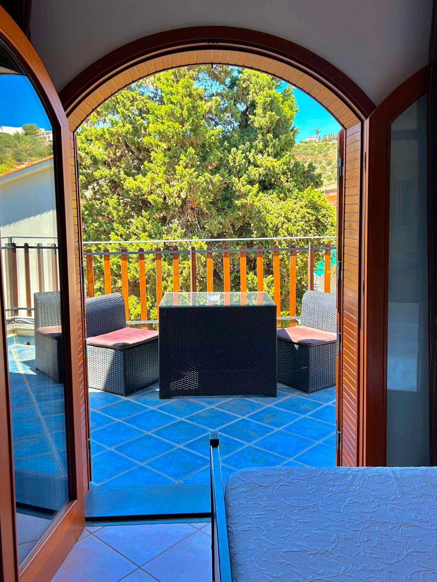 B&B Villa Rodriguez Milazzo Buitenkant foto
