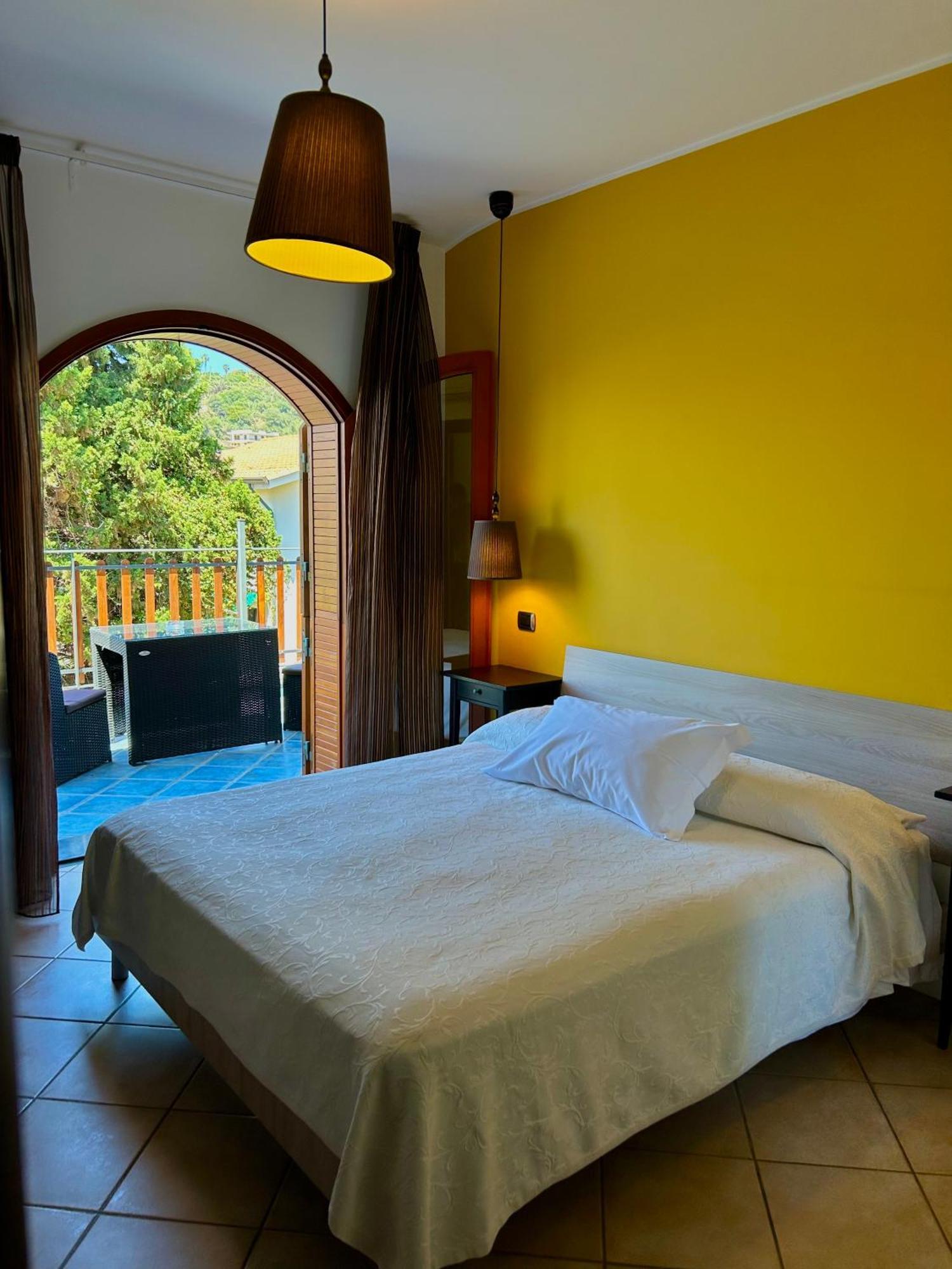 B&B Villa Rodriguez Milazzo Buitenkant foto